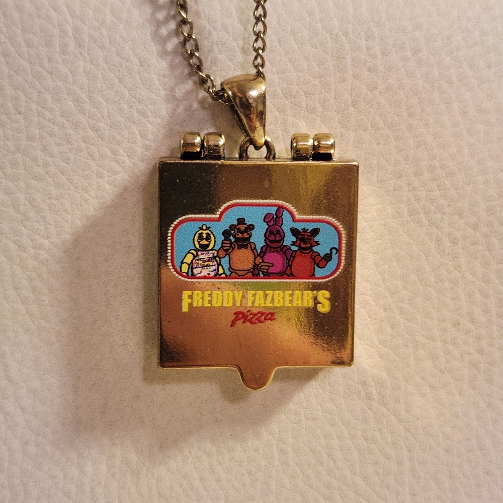 Freddy Fazzbear Pizzariea Necklace